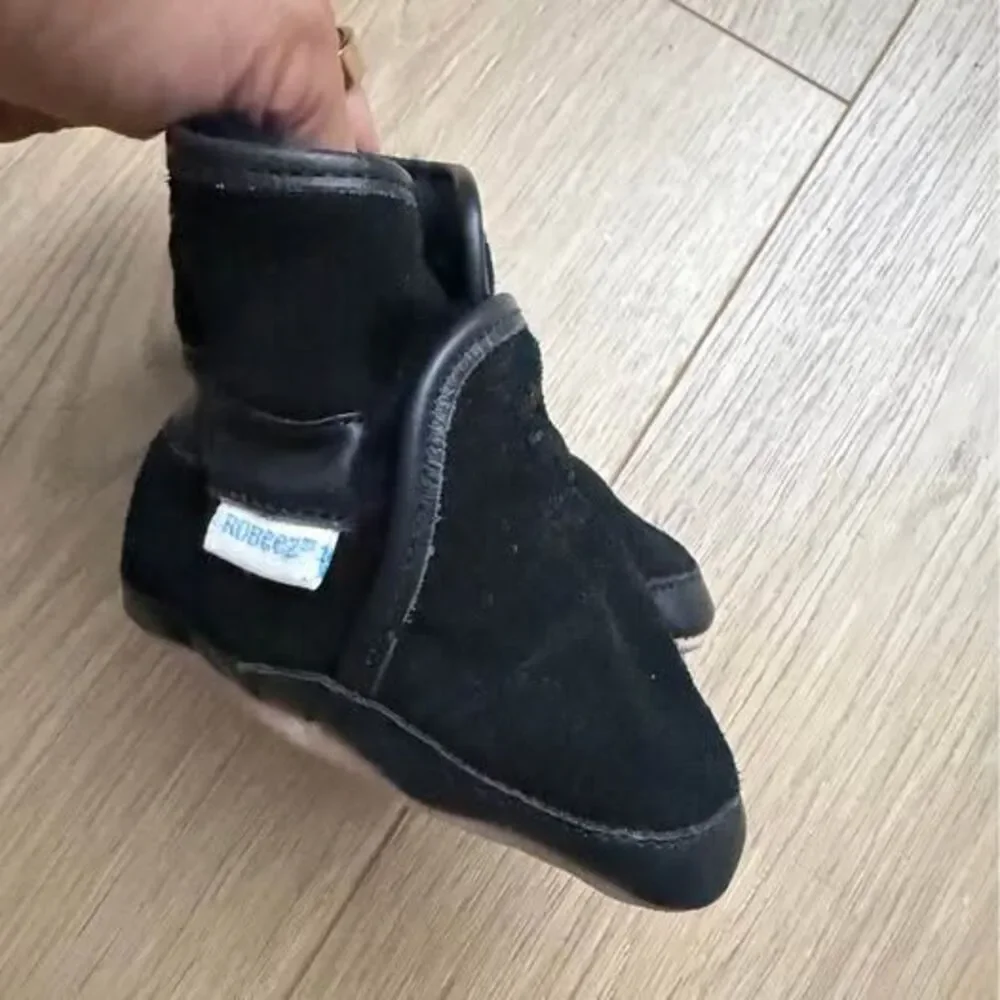 Robeez Baby Boots 6-12 months